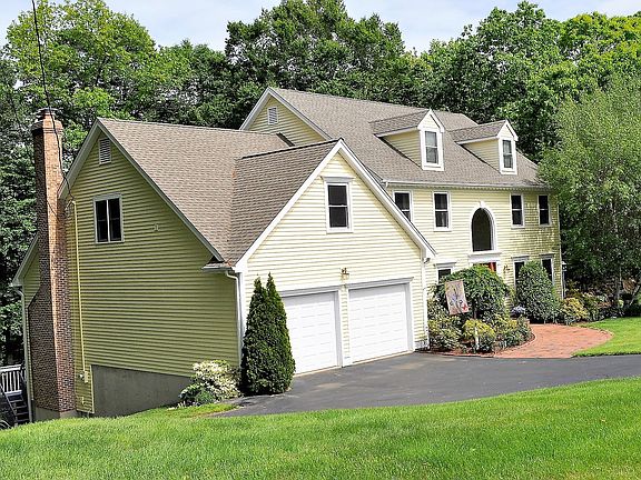 2nd image of 64 Mulberry Ln