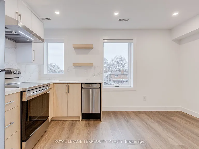 94 Earlscourt Ave #2 — Photo 4