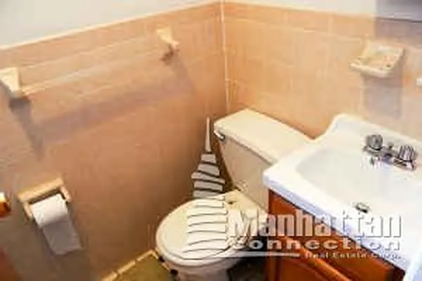 Rented by Manhattan Connection | media 30