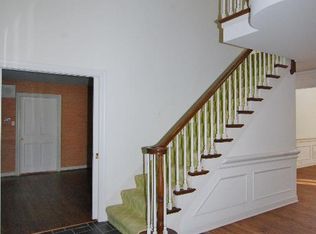 402 Burr Ridge Clb, Burr Ridge, IL 60527