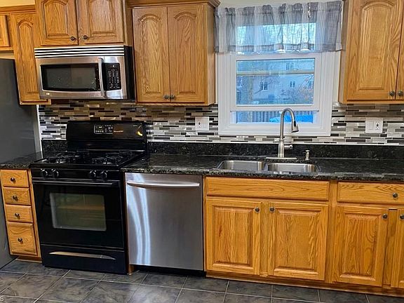 5th image of 4000 Sherwood Dr