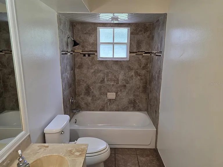 619 Knowles Rd #B — Photo 10