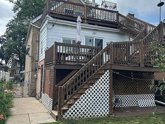 3rd image of 6513 N Natoma Ave