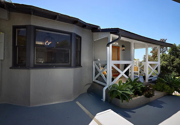 2136 Foothill Dr — Photo 25
