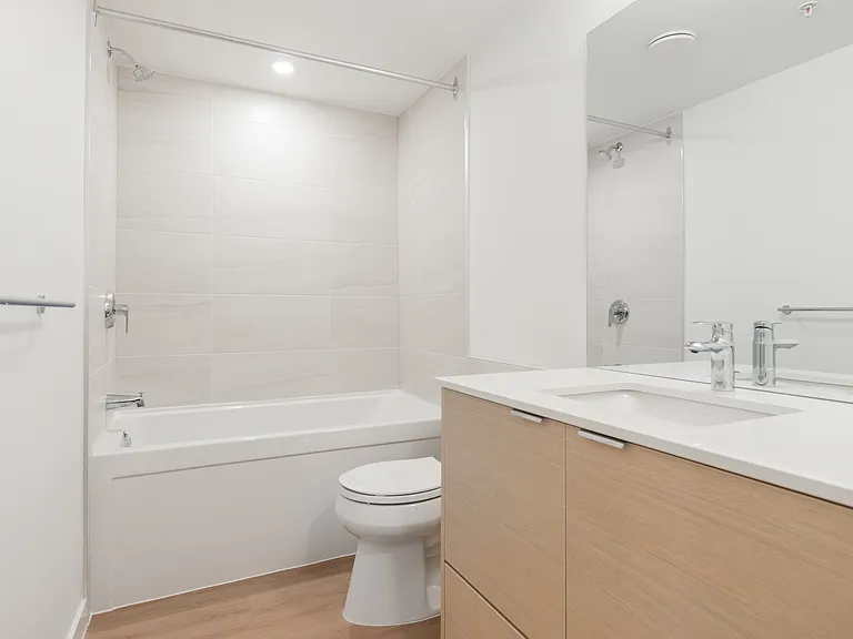 3655 Victoria Dr — Photo 73