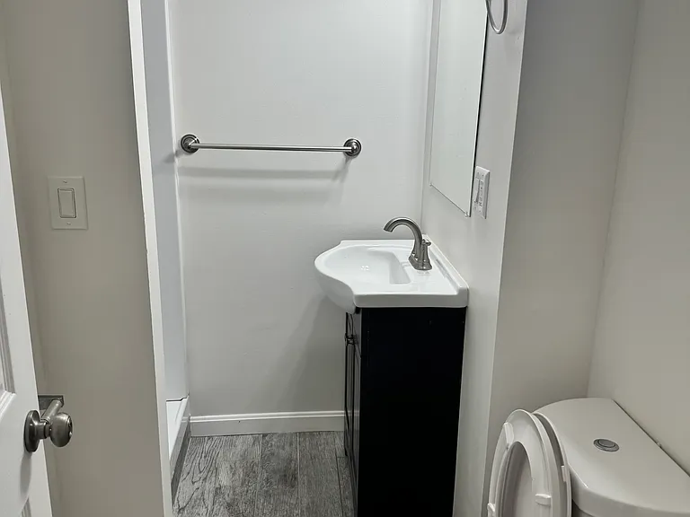 224 Hanover St #11 — Photo 3