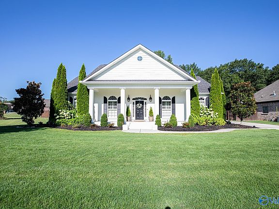 2nd image of 309 Dominion Dr SE