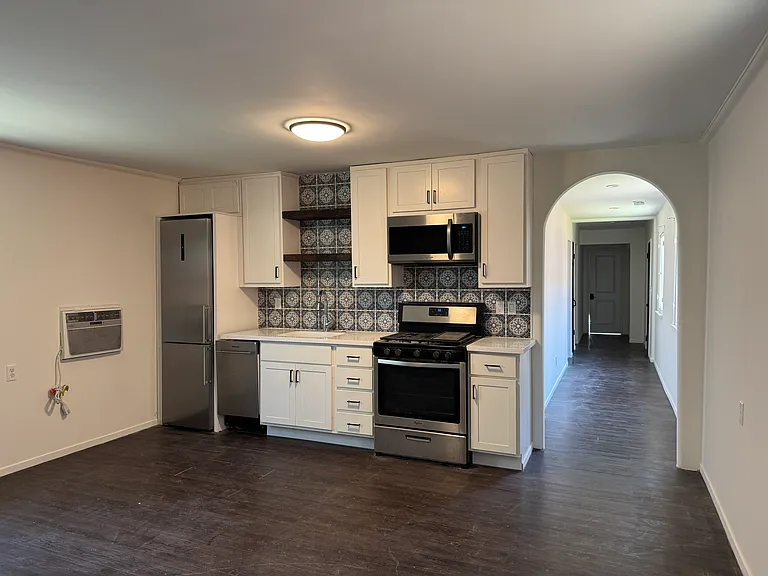 3925 S Centinela Ave — Photo 3