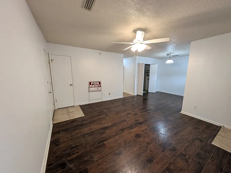 208 Broad St — Photo 7