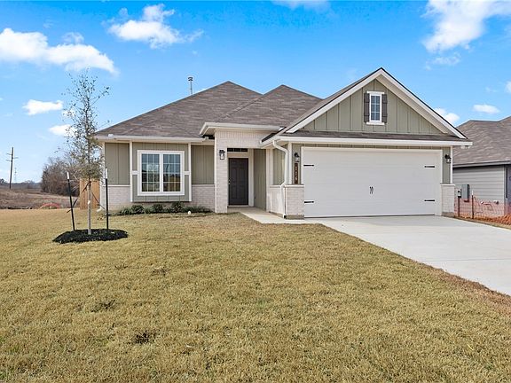 3rd image of 116 Hejl Dr