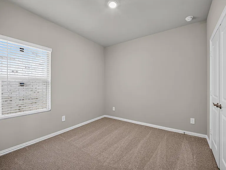 512 Dorothy Dr — Photo 12