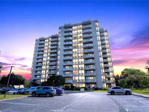 5080 Pinedale Ave #306, Burlington, ON L7L 5V7