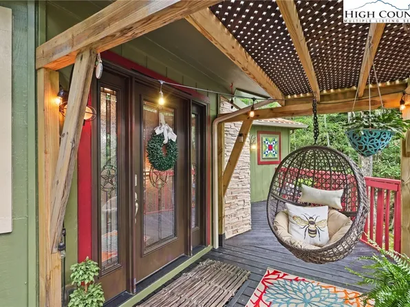 138 Rhododendron Drive, Beech Mountain, NC 28604