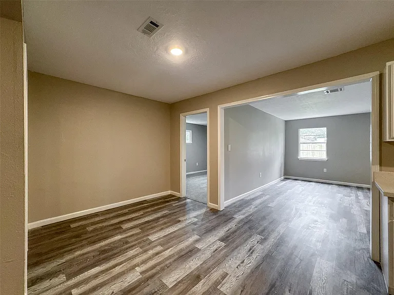 7710 Claiborne St — Photo 7
