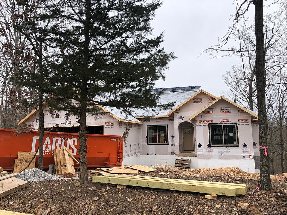 1st image of 33 Pickering Dr