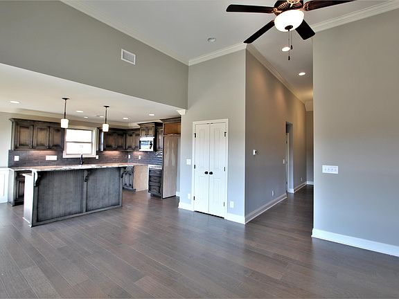 5th image of 128 Neecee Dr