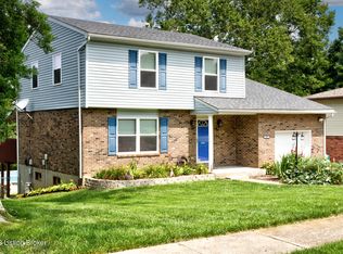 3805 Riveroaks Ln, Louisville, KY 40241