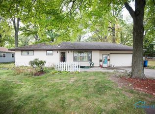 1126 Nela Pkwy, Toledo, OH 43615