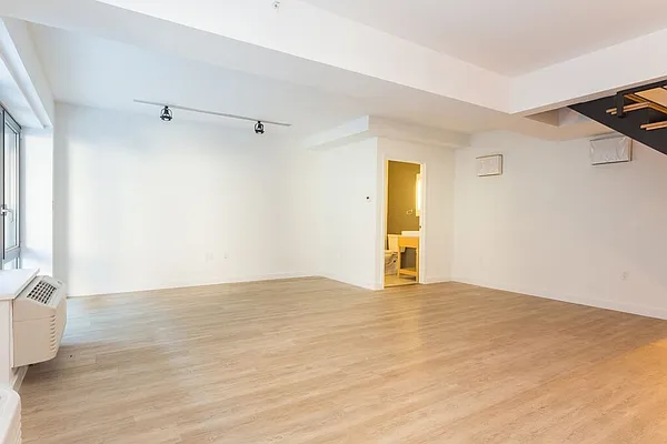 Rented by MNS | media 40