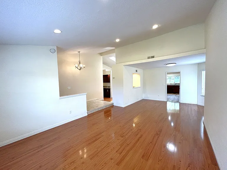 904 Sky Meadow Pl — Photo 16