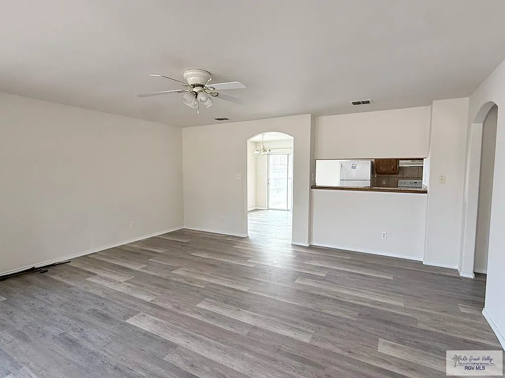 Building Photo - 2888 Seville Blvd