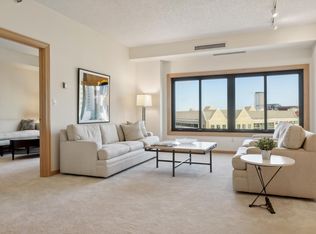 1201 Yale Pl APT 611, Minneapolis, MN 55403