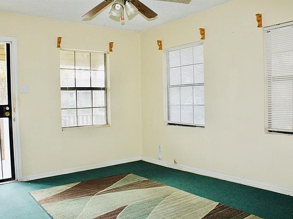 5th image of 4704 Gonzales St