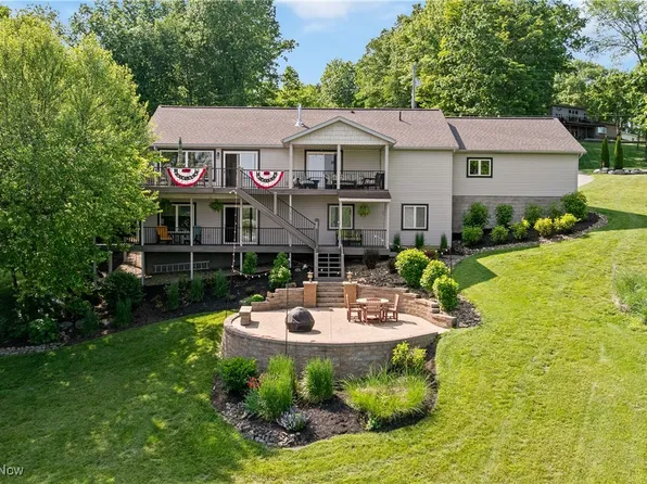 1740 W Buckhorn Dr, Millersburg, OH 44654