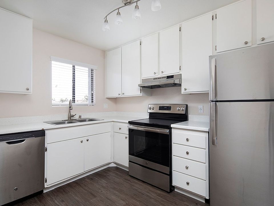 1st image of 2925-2945 Broadway #E110