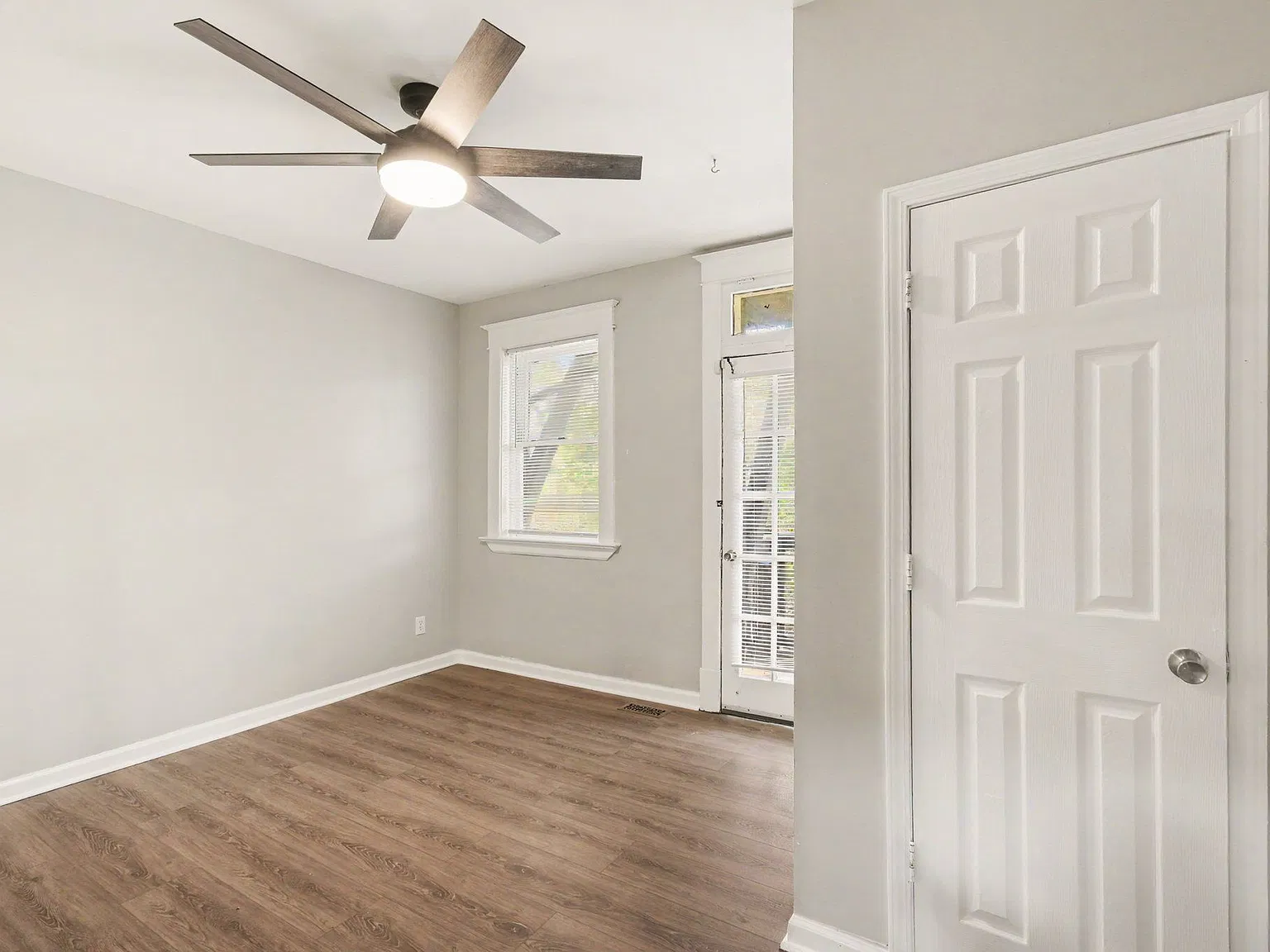 3 bed, 2.5 bath, 2000 sqft, $2,250 — Photo 2