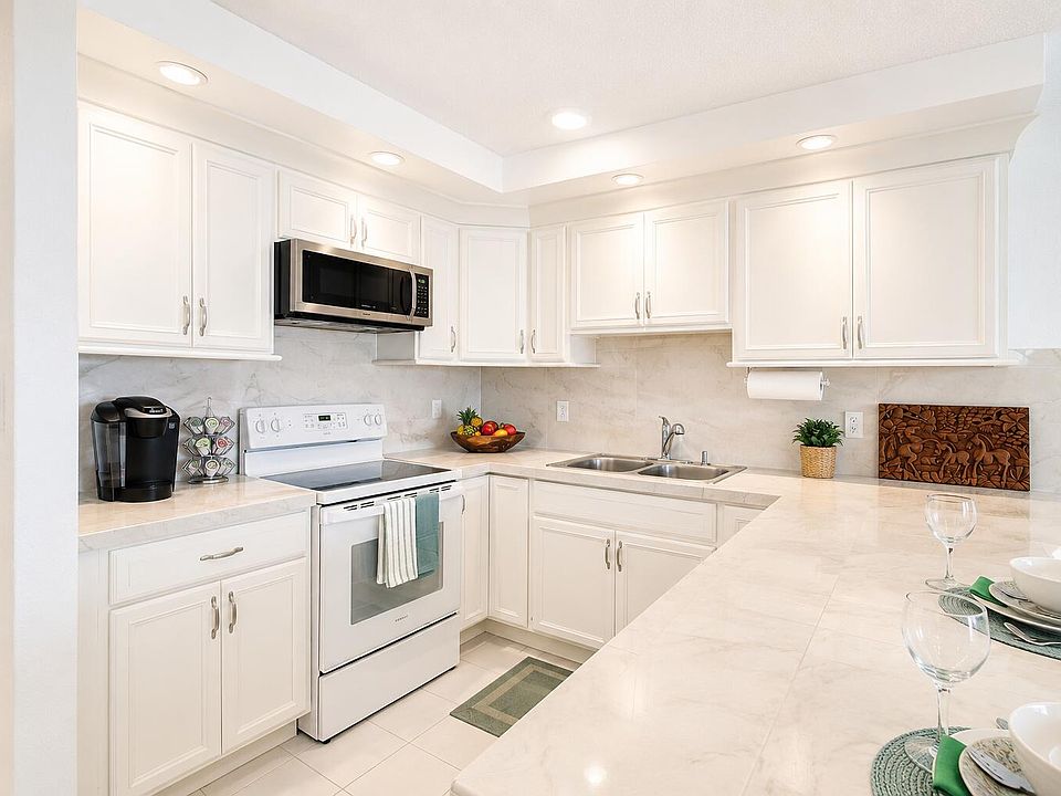 1st image of 902 Regatta Point