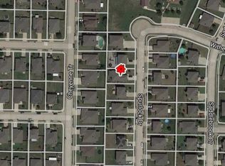 305 Spurlock Dr, Krum, TX 76249