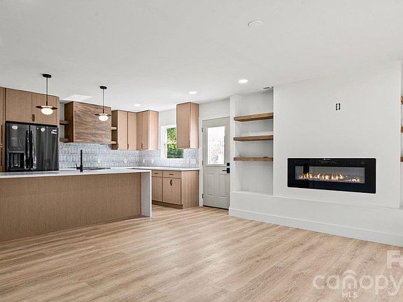 3rd image of 3320 Winterfield Pl