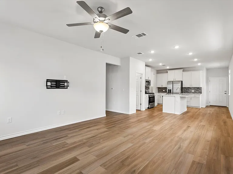 5402 Jason Dr — Photo 3