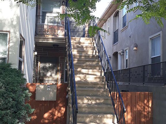 2nd image of 1422 N Hollywood Way