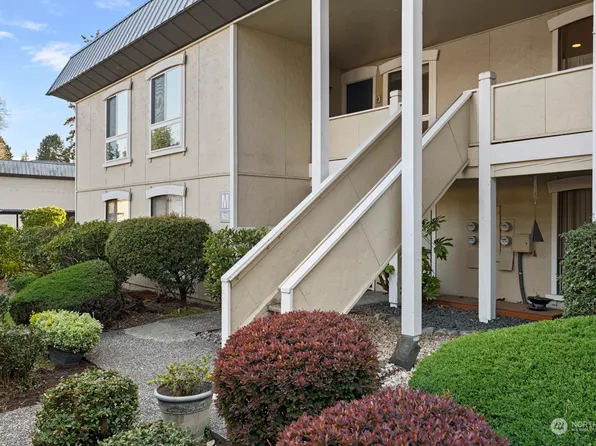 1625 103rd Place NE #M3, Bellevue, WA 98004