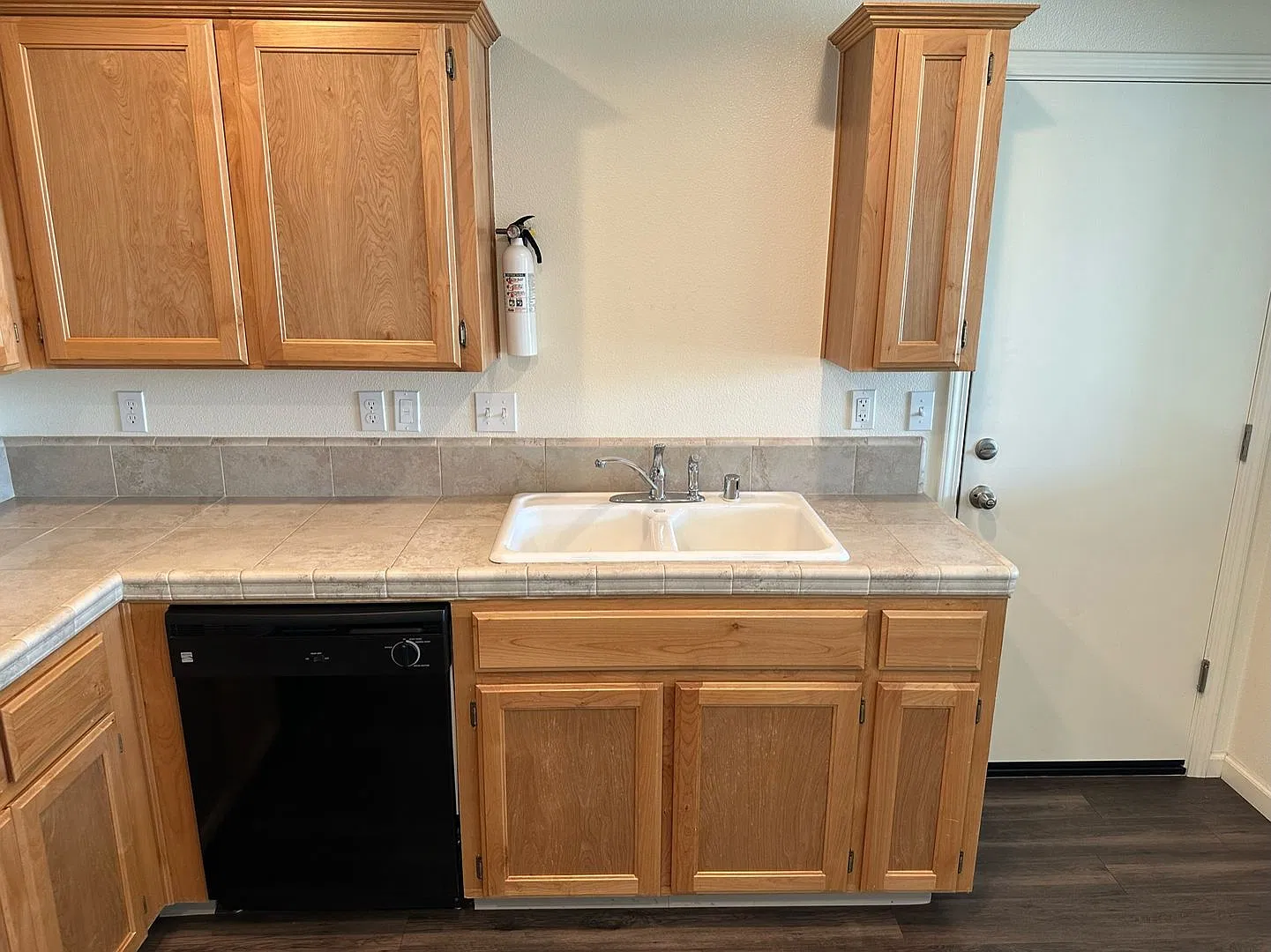 663 to 665- E. Burrel Dr. — Photo 3