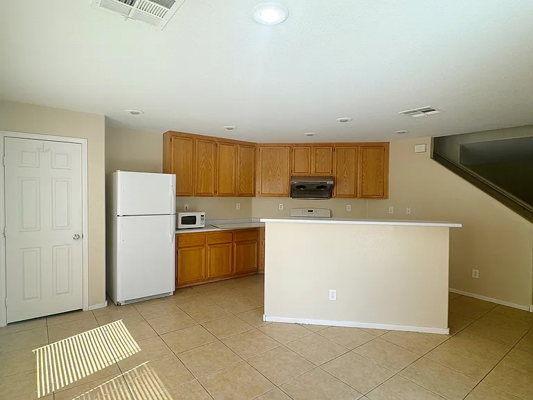 8305 Golden Amber St — Photo 28