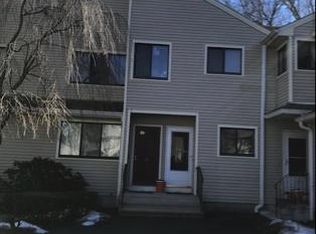 91 Lance Cir, Bridgeport, CT 06606
