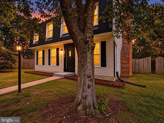 2nd image of 4725 Lavington Pl
