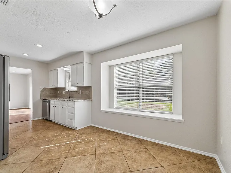 17134 Barcelona Dr — Photo 11