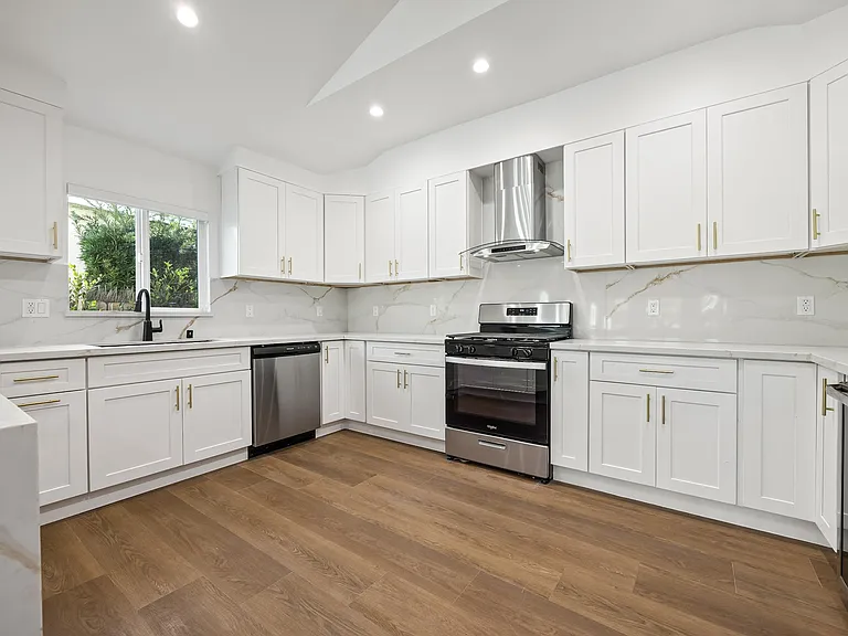 212 W 64th St #A — Photo 24