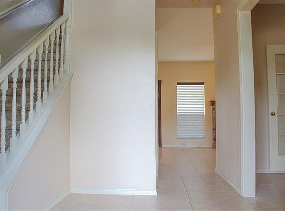 4th image of 2110 Lancecrest Dr