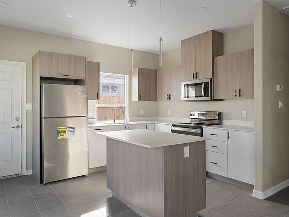 5th image of 3501 Frio Ave #4