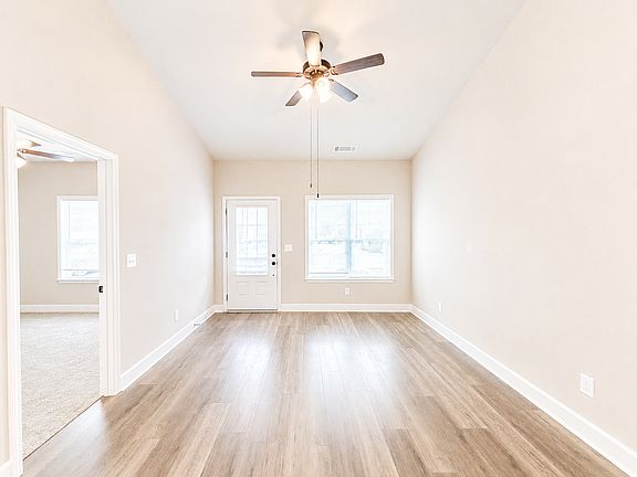 4th image of 701 Pondview Ct #A20