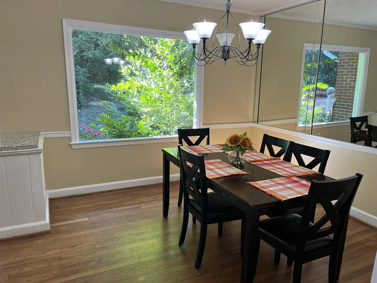 4 bed, 5.0 bath, 3000 sqft, $1,321 — Photo 3