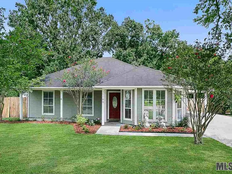 17160 Parker Heights Dr — Photo 3