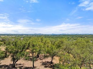 17 Stonegate Ct, Johnson City, TX 78636