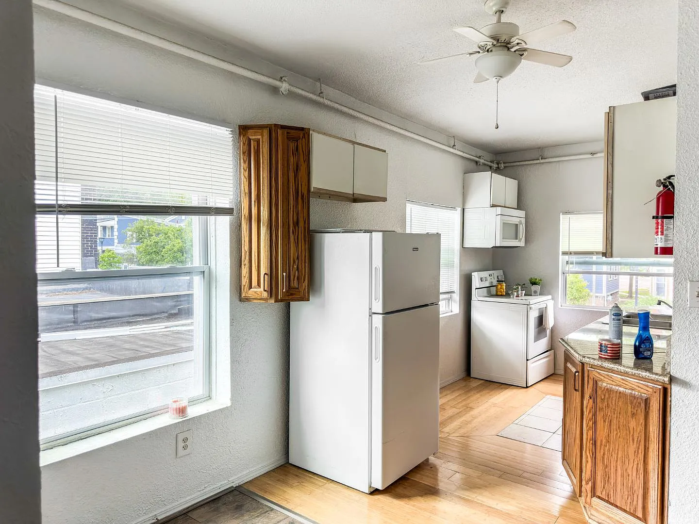 511 W Cross St - Apt 1 — Photo 2