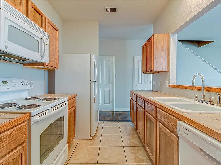 126 Sandstone Dr #D — Photo 19